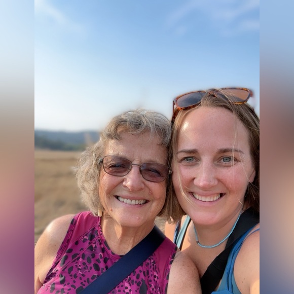 Meet your Posher, Abby from Lululine AK - Picture 4 of 9